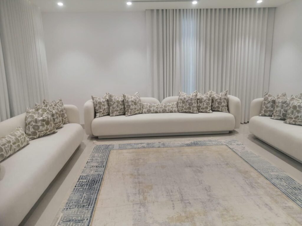 الفرق بين التنجيد اليدوي والتنجيد الالي